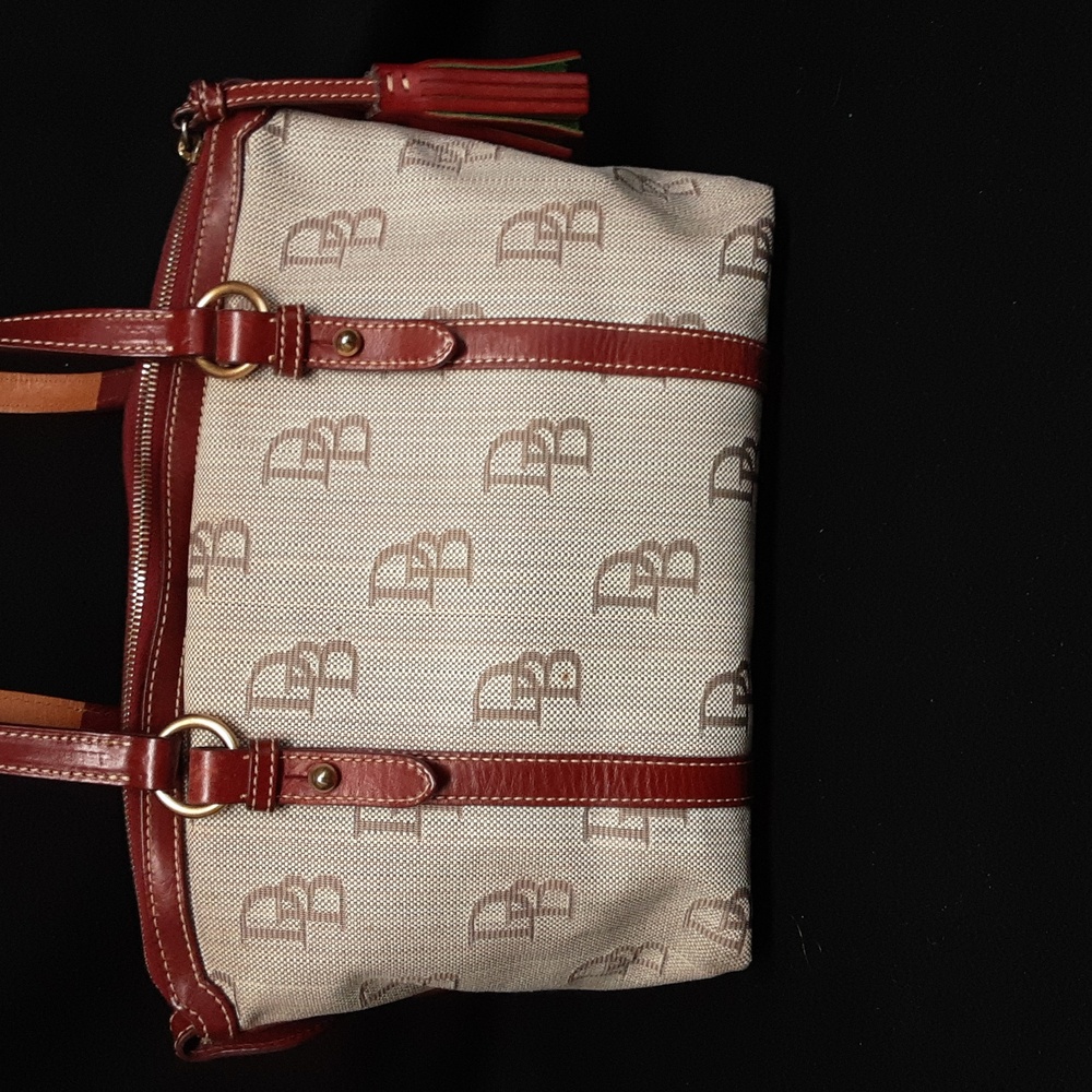 Dooney & Bourke Red and Cream Shoulder Bag - Picture 2 of 11